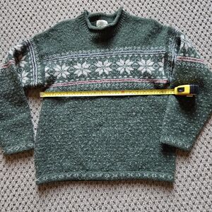 G.H. Bass & Co. Green Snowflake Sweater